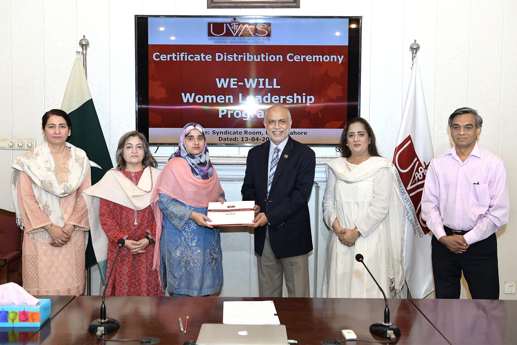 UVAS Vice-Chancellor inaugurates Central Research Lab at IOM