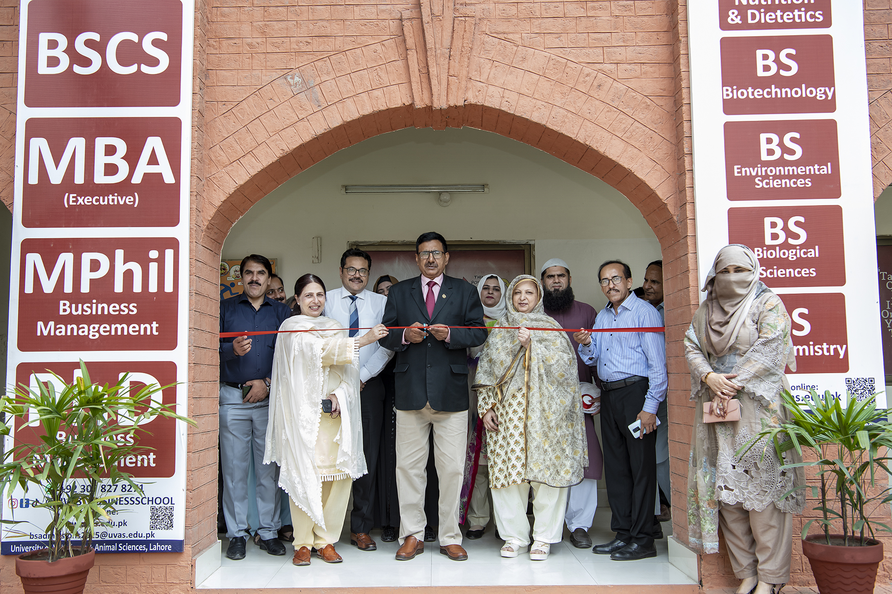 UVAS Vice-Chancellor inaugurated Admission Desk for UG admissions